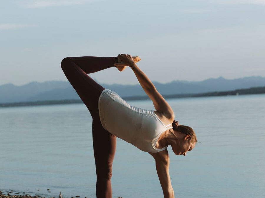 Yoga in der Natur – warum es sich lohnt, draußen zu praktizieren